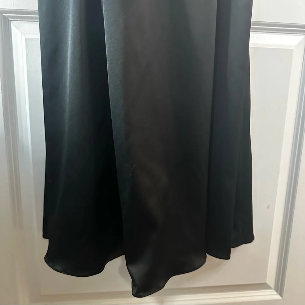 JS Collections Black & White Pleated Bodice Formal Gown Women’s Size 4 - Picture 5 of 16